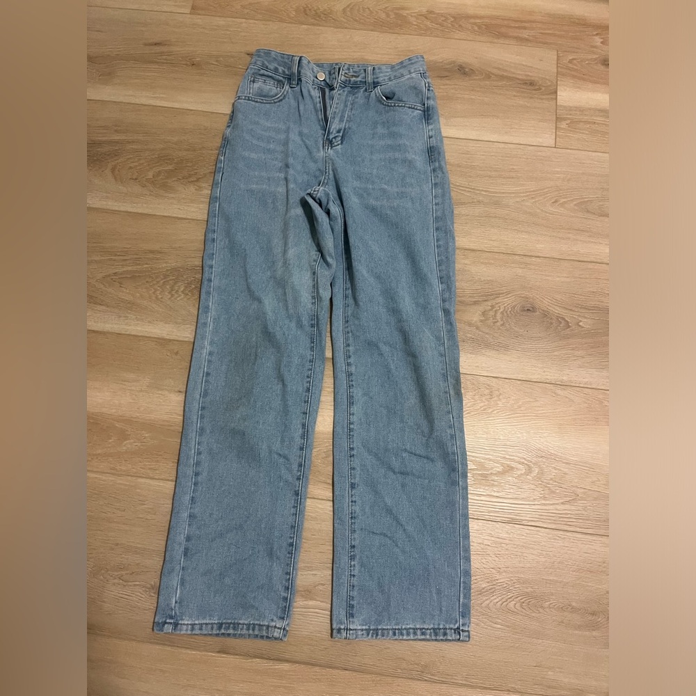 Shein blue washed plain jeans.